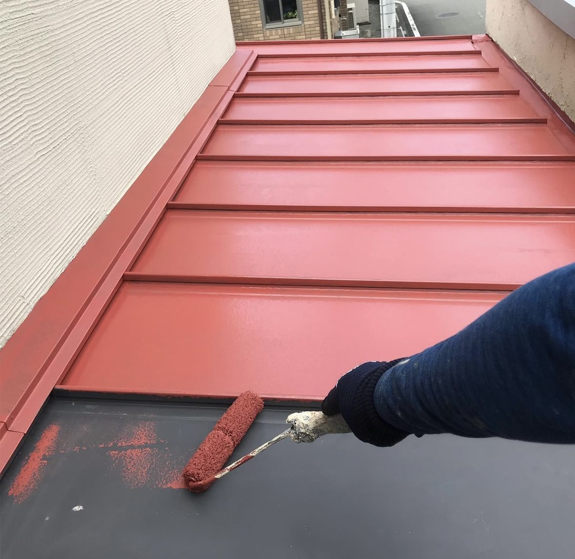 【勝手口庇屋根塗装について】