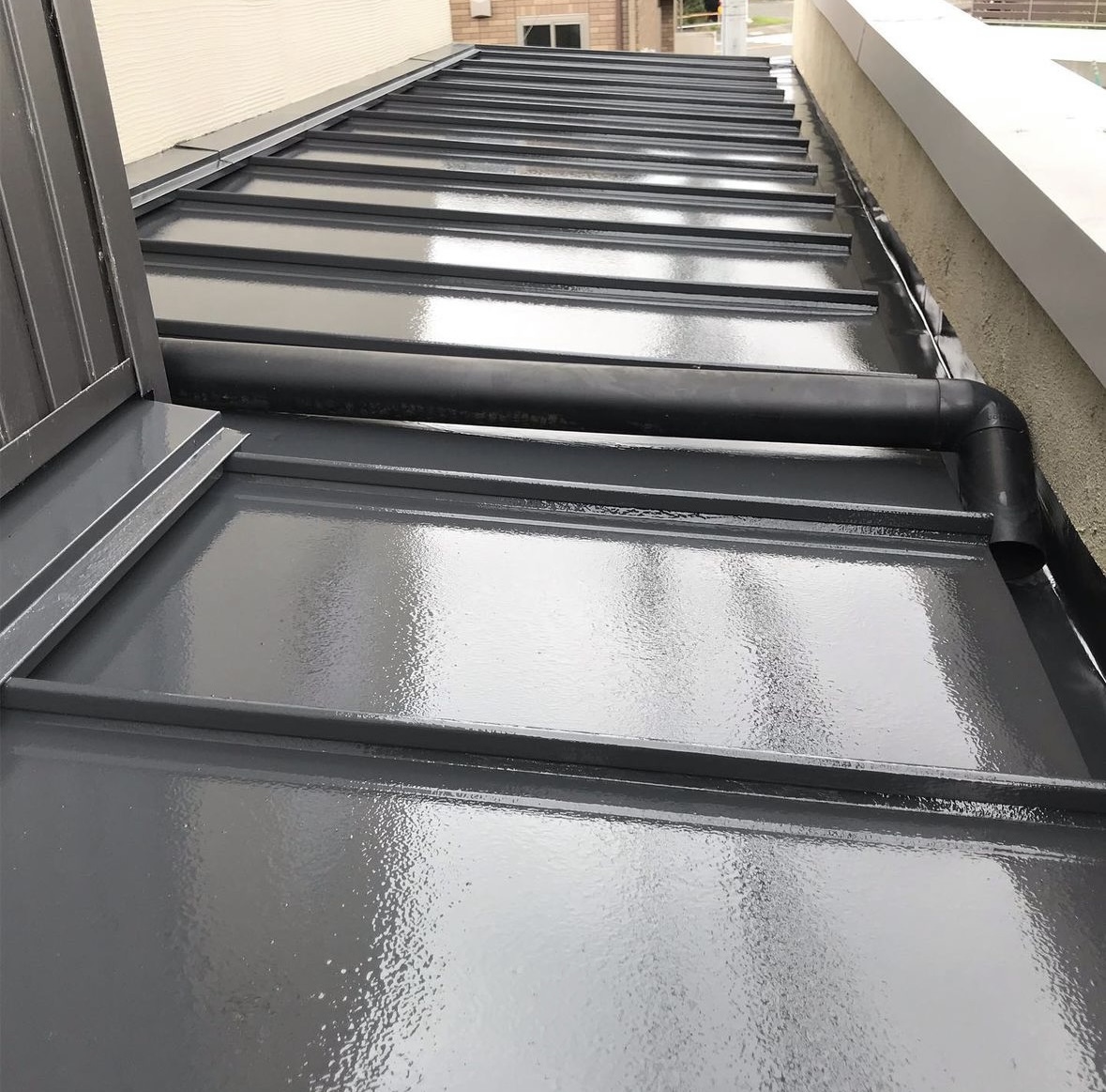 【勝手口庇屋根塗装について】