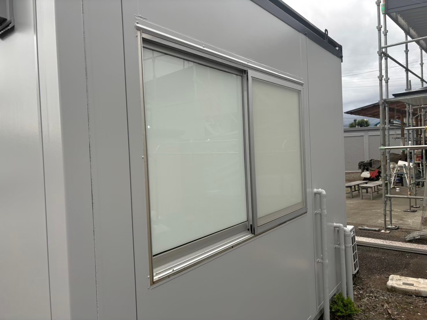 【モダンカラーのプレハブ小屋に変身♪】プレハブ塗装工事