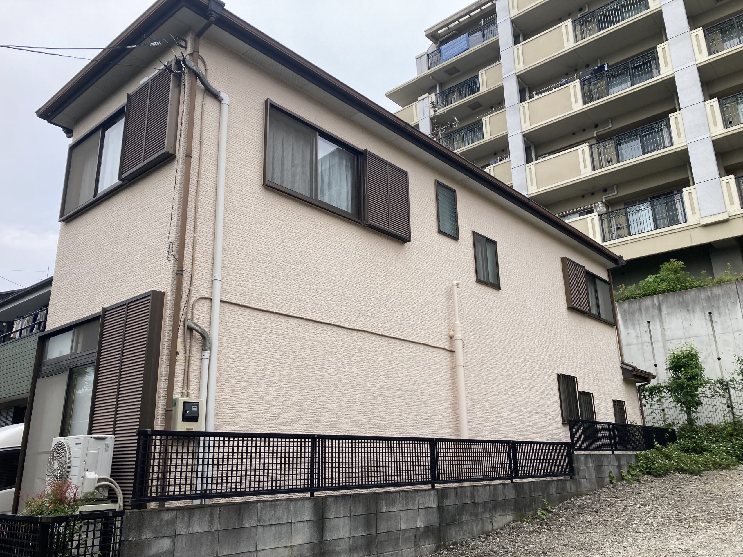 【ダークカラーでシックで洗練されたお家に♪】外壁・屋根・ベランダ防水・シーリング・テラスポリカ交換