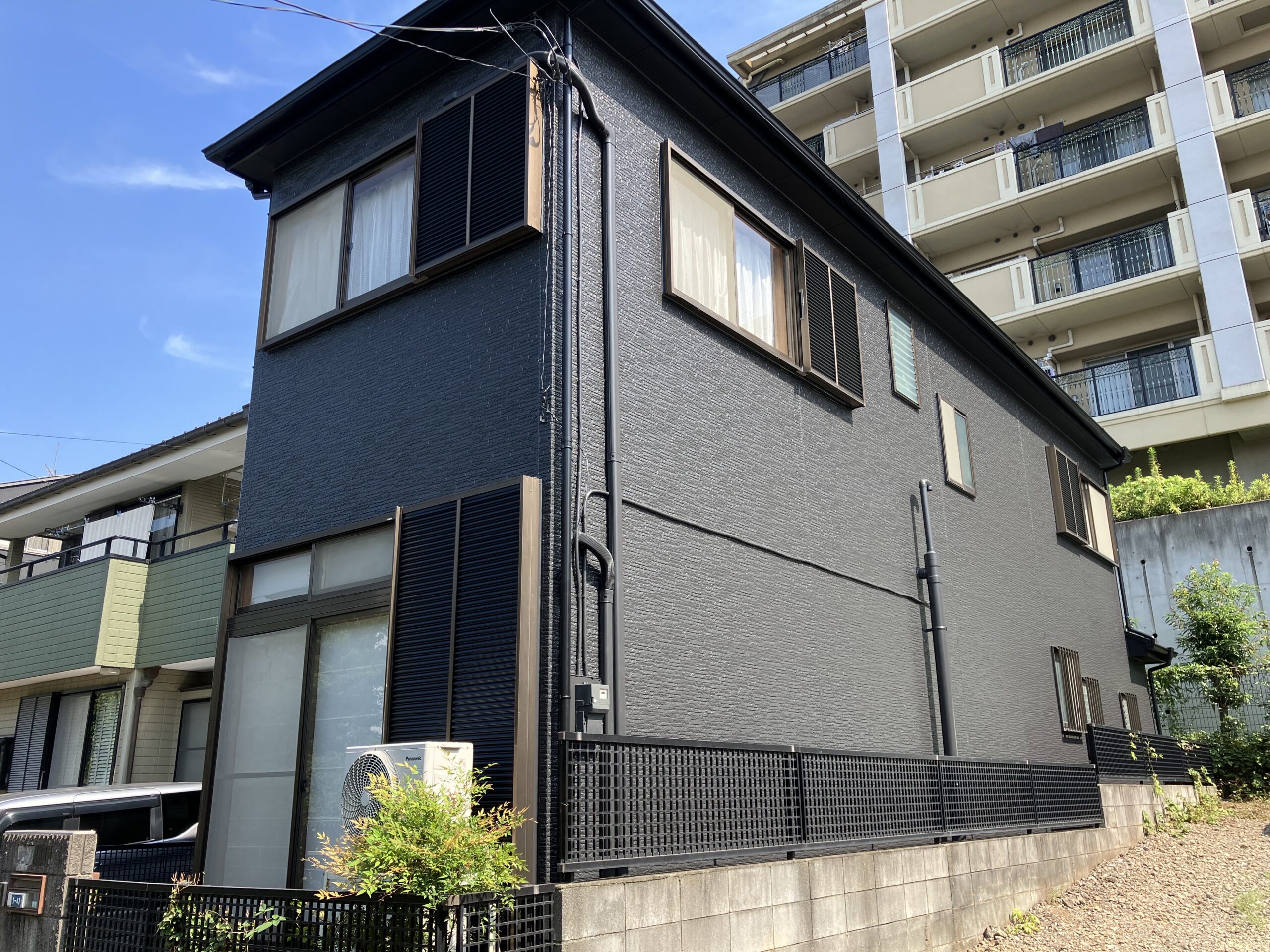 【ダークカラーでシックで洗練されたお家に♪】外壁・屋根・ベランダ防水・シーリング・テラスポリカ交換