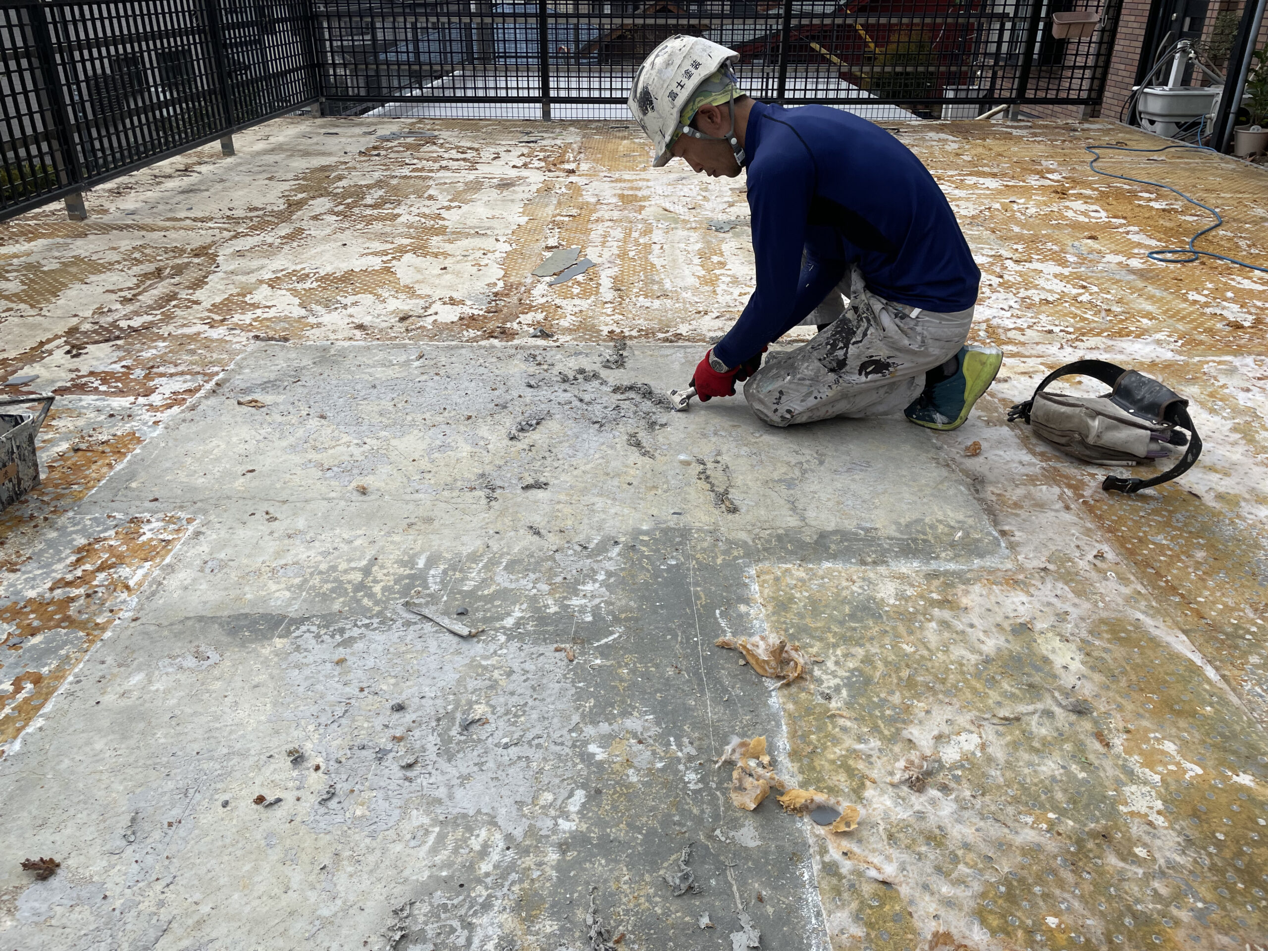 【車庫上バルコニー防水工事でメンテナンス完了！】バルコニー防水