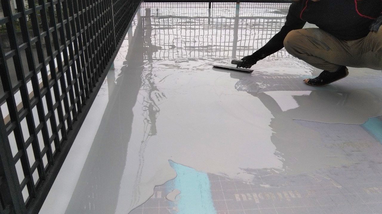 【車庫上バルコニー防水工事でメンテナンス完了！】バルコニー防水