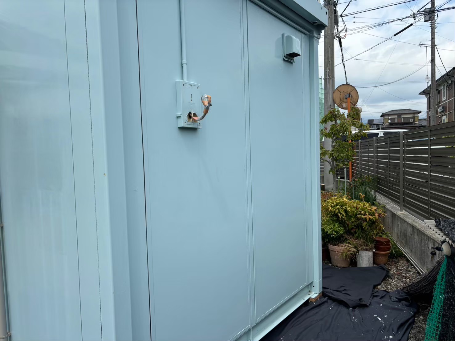 【モダンカラーのプレハブ小屋に変身♪】プレハブ塗装工事