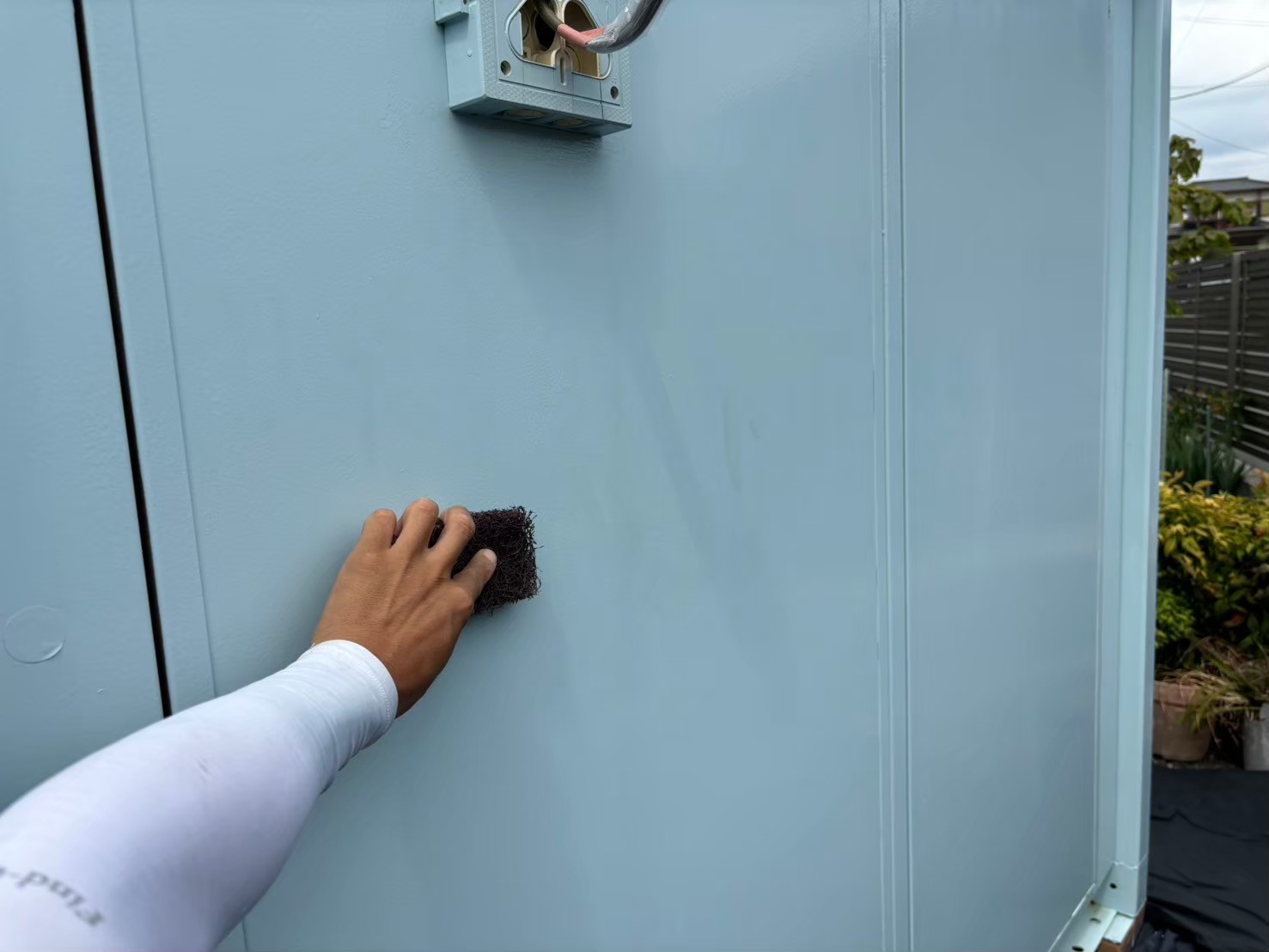 【モダンカラーのプレハブ小屋に変身♪】プレハブ塗装工事