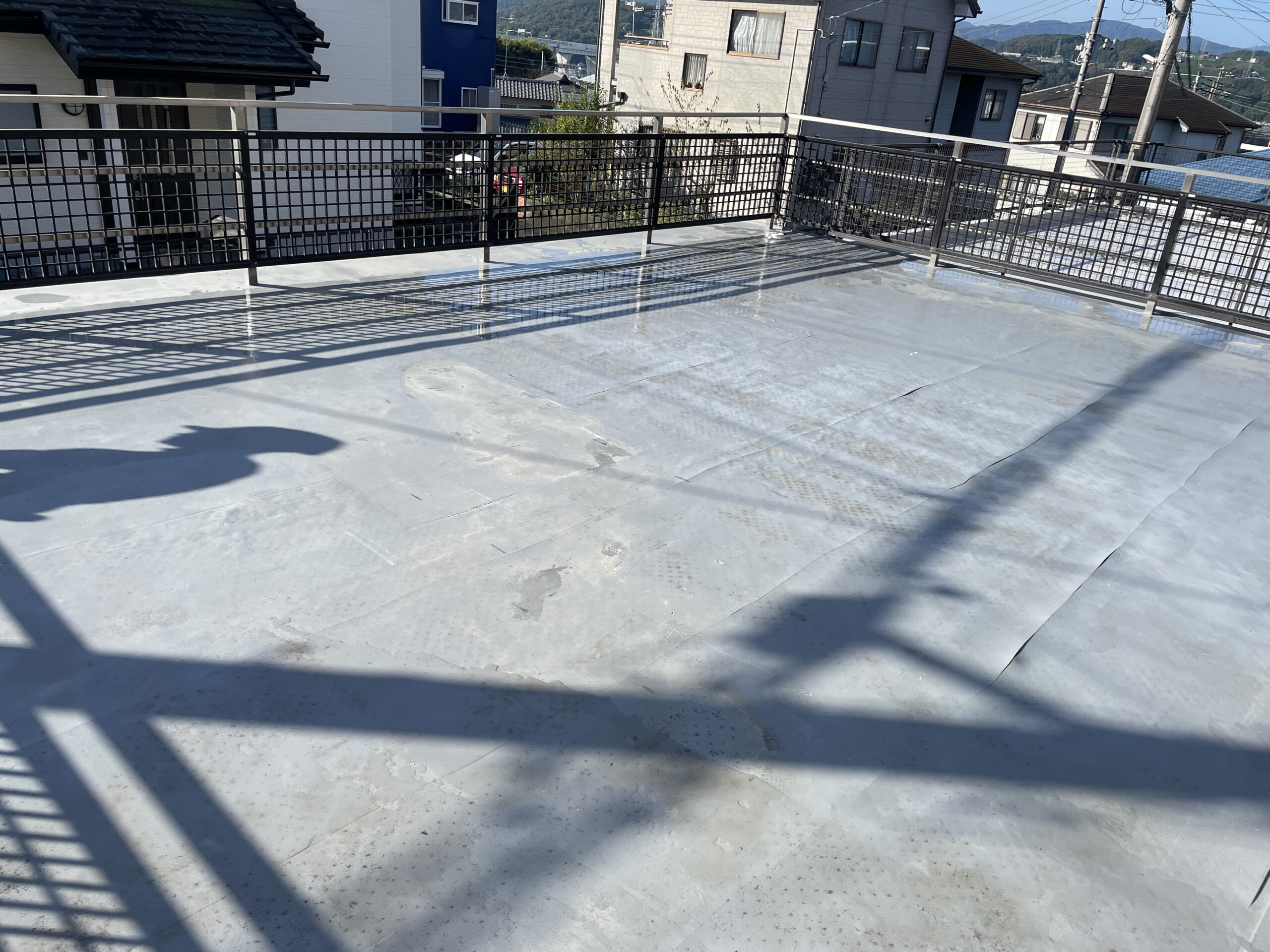 【車庫上バルコニー防水工事でメンテナンス完了！】バルコニー防水