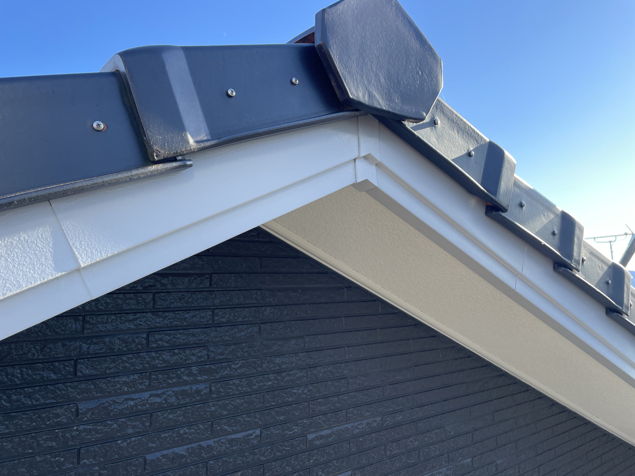 【シンプルモダンなお家からシックなカラーに♪】外壁塗装・シーリング工事